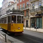 Bairro Alto Gaveas Family Apartment